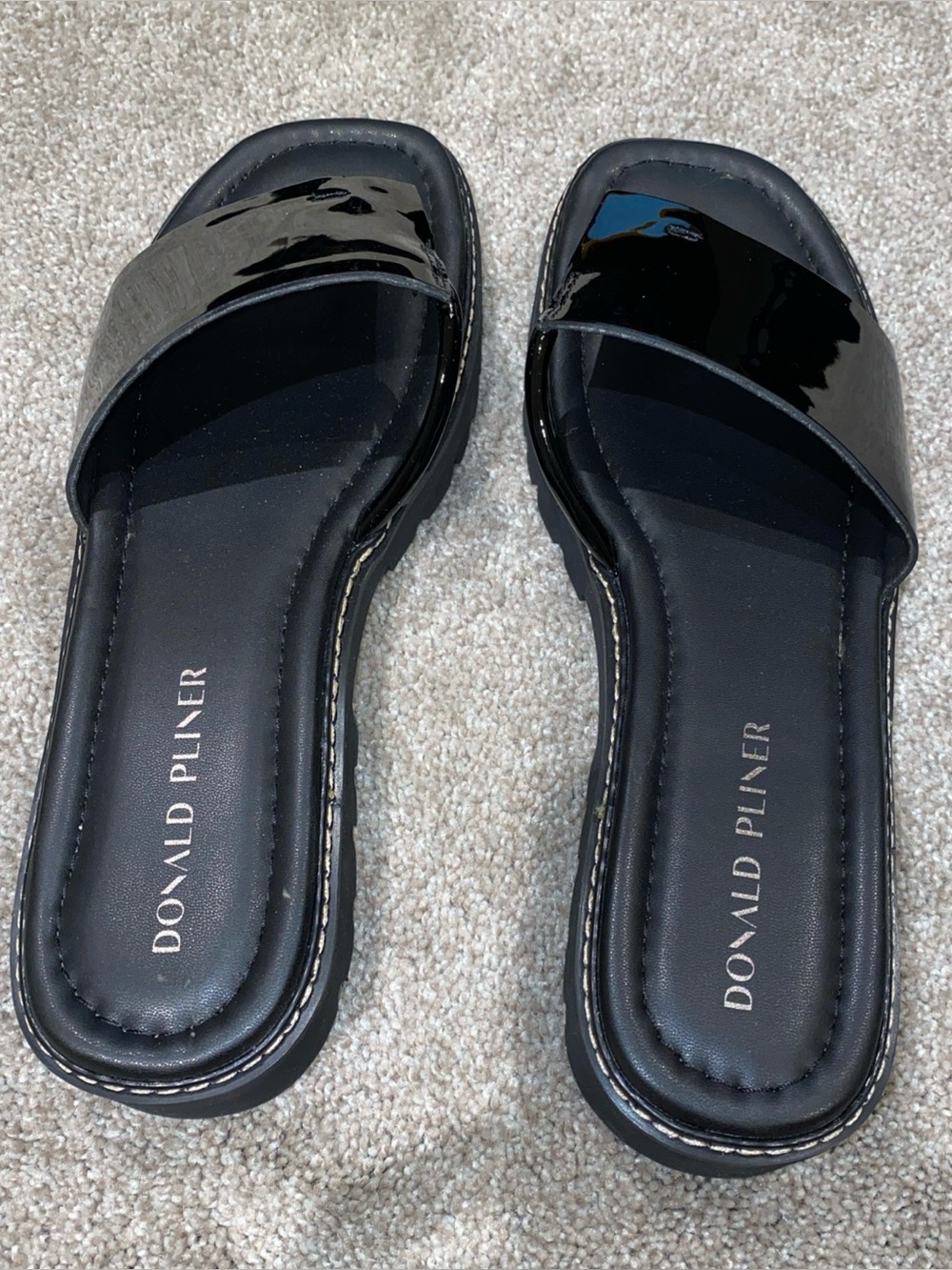 Donald Pliner Beulah Platform Sandals Patent Leather Black Size 9.5 Thongs - Picture 3 of 8